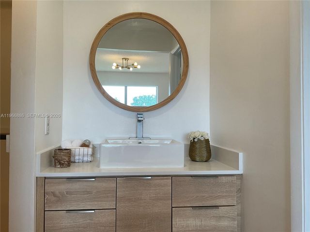9481 Sunrise Lakes Boulevard 302, Sunrise, FL 33322