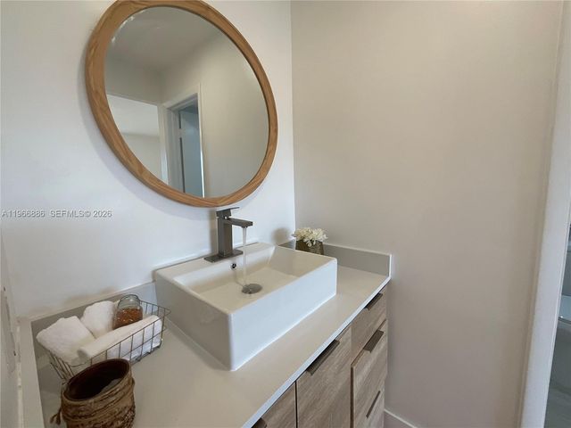9481 Sunrise Lakes Boulevard 302, Sunrise, FL 33322
