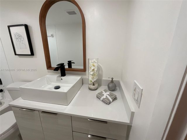 9481 Sunrise Lakes Boulevard 302, Sunrise, FL 33322