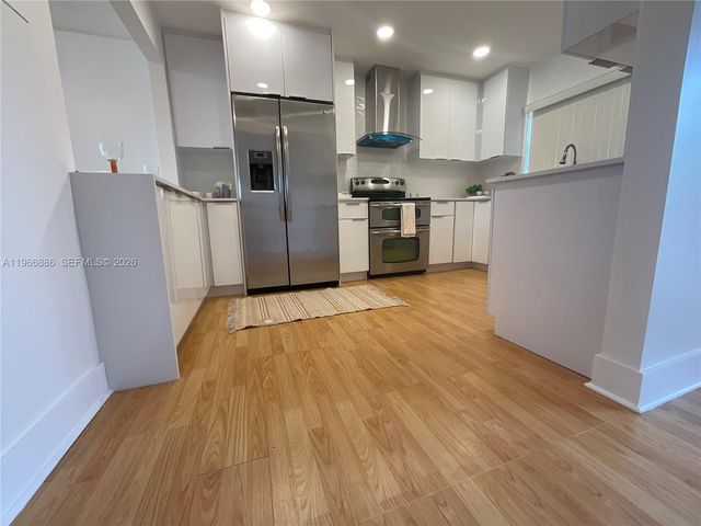 9481 Sunrise Lakes Boulevard 302, Sunrise, FL 33322