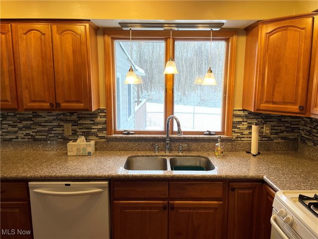 1381 Robb Road, Conneaut, OH 44030