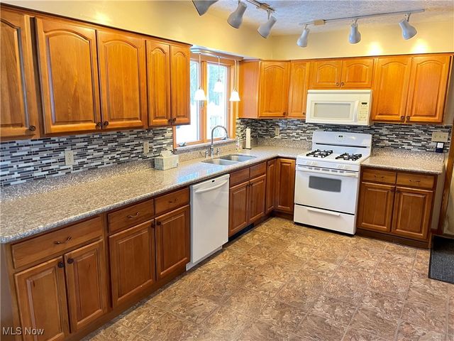 1381 Robb Road, Conneaut, OH 44030