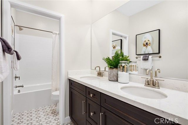 2015 Woolem Place, Escondido, CA 92026