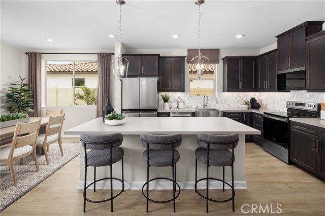 2015 Woolem Place, Escondido, CA 92026