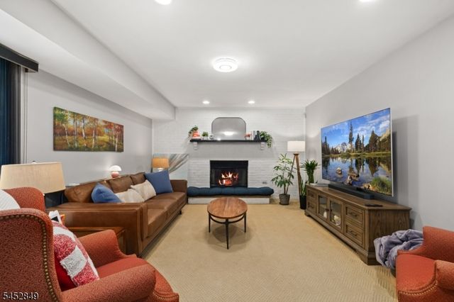 51 Diana Dr, South Plainfield Boro, NJ 07080