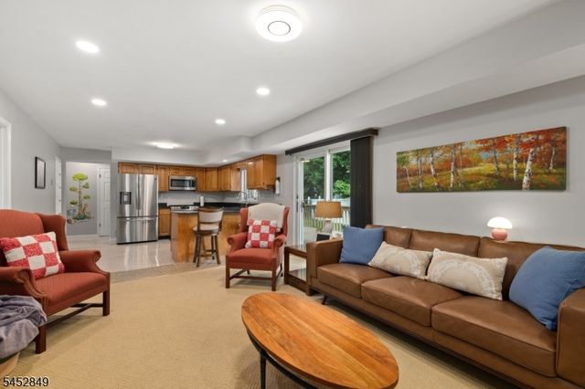 51 Diana Dr, South Plainfield Boro, NJ 07080