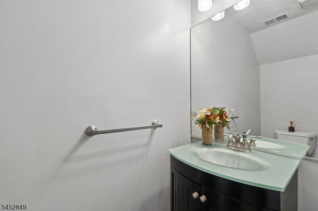 51 Diana Dr, South Plainfield Boro, NJ 07080