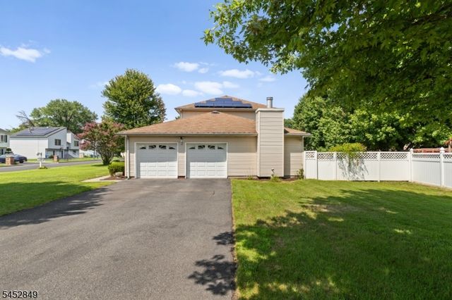 51 Diana Dr, South Plainfield Boro, NJ 07080