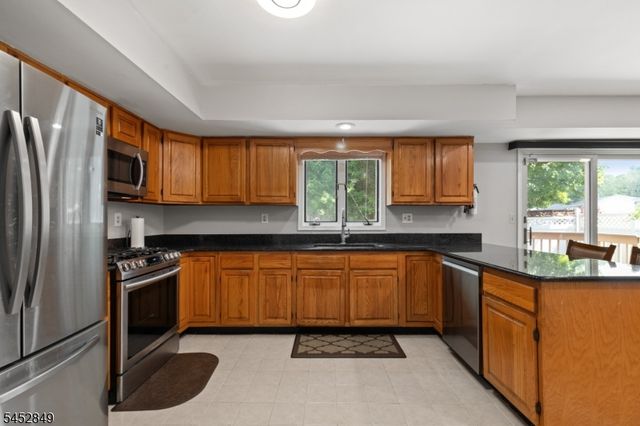 51 Diana Dr, South Plainfield Boro, NJ 07080