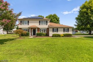 51 Diana Dr, South Plainfield Boro, NJ 07080