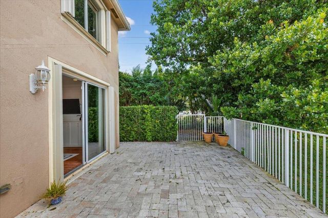 3544 Lakewood Place, Coconut Creek, FL 33073