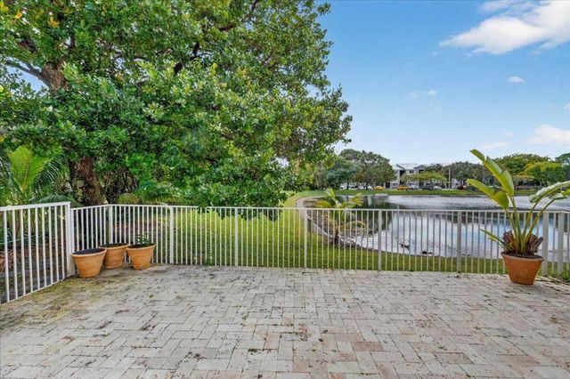 3544 Lakewood Place, Coconut Creek, FL 33073