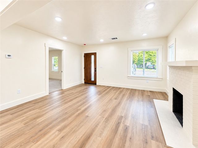 1279 N Roosevelt, Fresno, CA 93728
