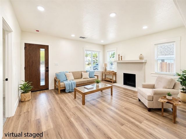 1279 N Roosevelt, Fresno, CA 93728
