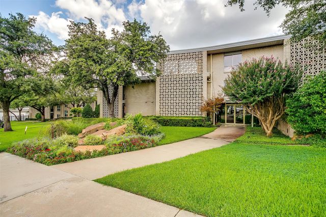 2301 Ridgmar Plaza 16, Fort Worth, TX 76116