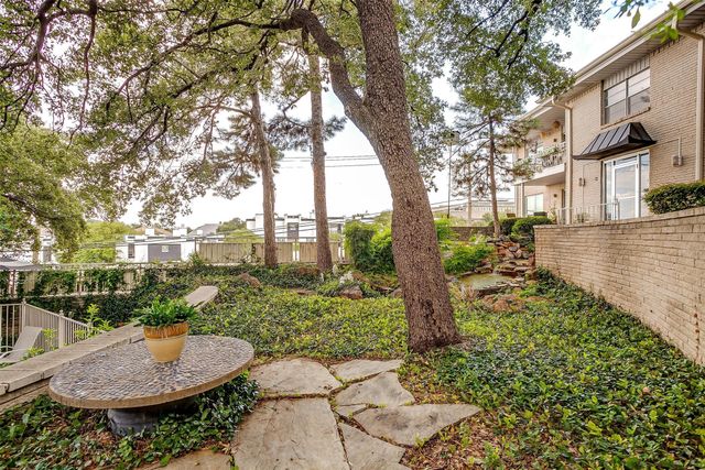 2301 Ridgmar Plaza 16, Fort Worth, TX 76116