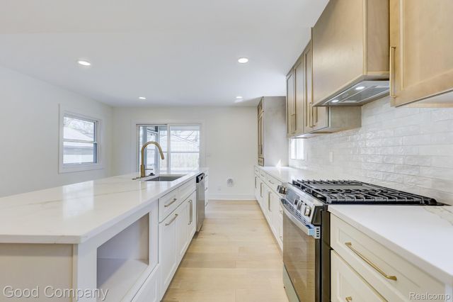 23 Fairwood Boulevard, Pleasant Ridge, MI 48069