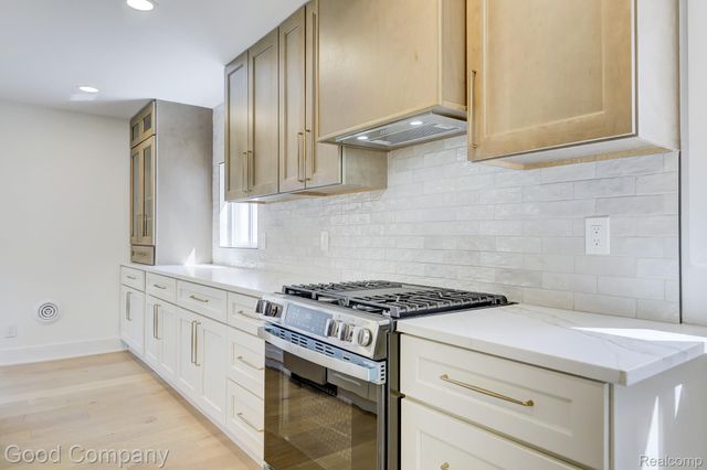 23 Fairwood Boulevard, Pleasant Ridge, MI 48069