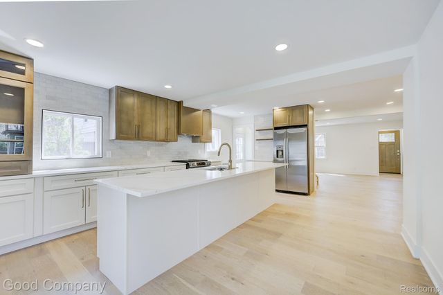 23 Fairwood Boulevard, Pleasant Ridge, MI 48069