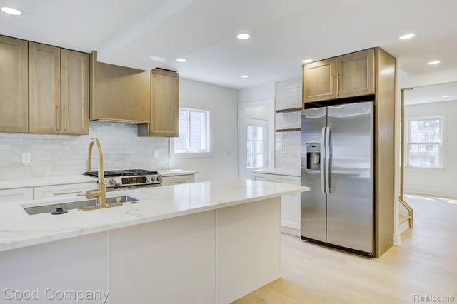 23 Fairwood Boulevard, Pleasant Ridge, MI 48069