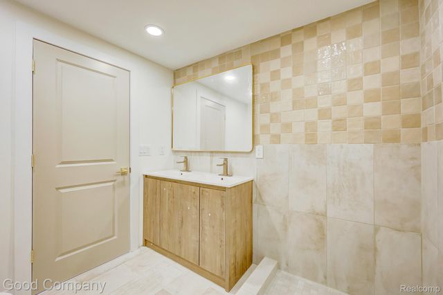 23 Fairwood Boulevard, Pleasant Ridge, MI 48069