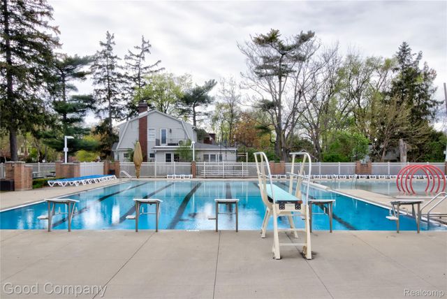 23 Fairwood Boulevard, Pleasant Ridge, MI 48069