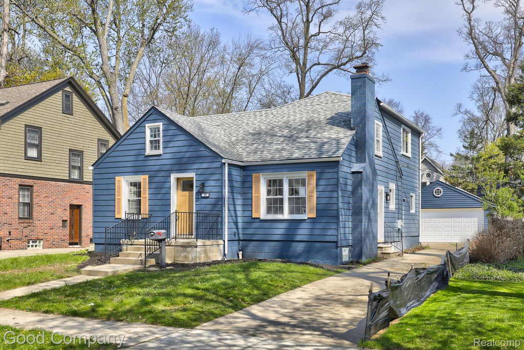 23 Fairwood Boulevard, Pleasant Ridge, MI 48069