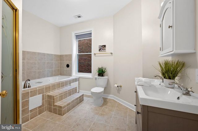 1020 6TH ST NE, Washington, DC 20002
