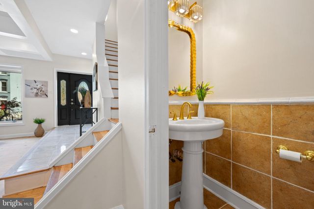 1020 6TH ST NE, Washington, DC 20002