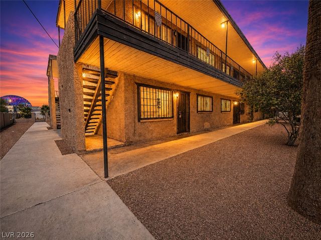 3720 Royal Crest Street 15, Las Vegas, NV 89119