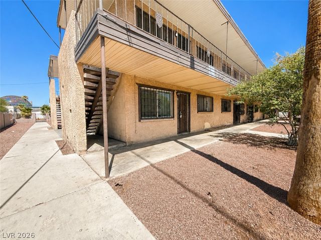 3720 Royal Crest Street 15, Las Vegas, NV 89119