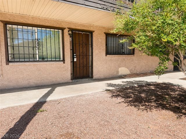 3720 Royal Crest Street 15, Las Vegas, NV 89119