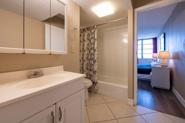 6911 Environ Boulevard 8g, Lauderhill, FL 33319