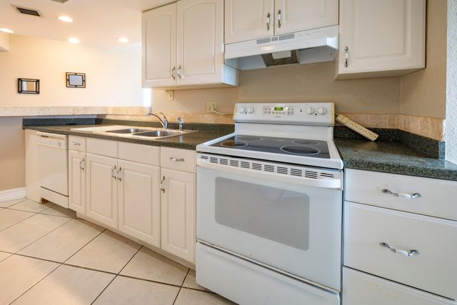 6911 Environ Boulevard 8g, Lauderhill, FL 33319