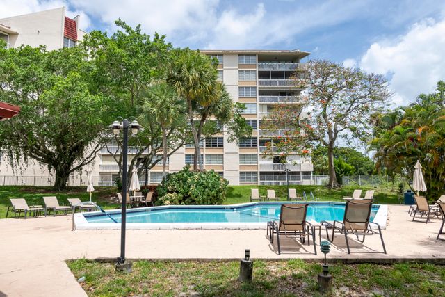 6911 Environ Boulevard 8g, Lauderhill, FL 33319
