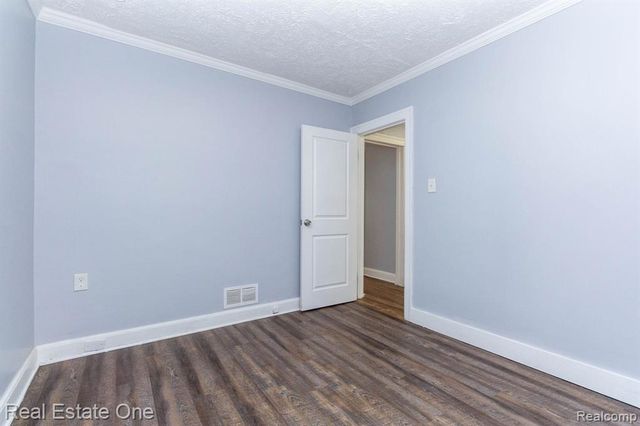 12568 Wilshire Drive, Detroit, MI 48213