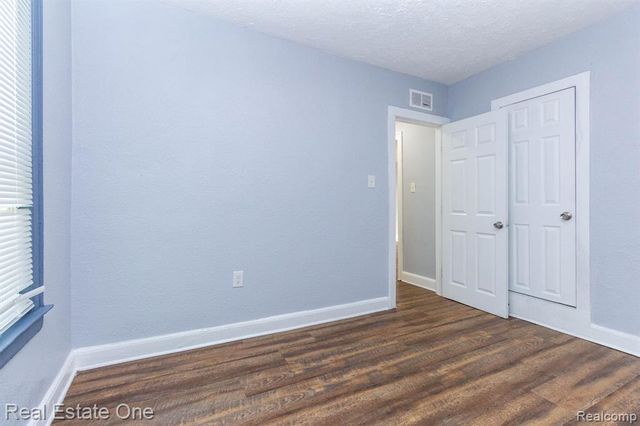12568 Wilshire Drive, Detroit, MI 48213