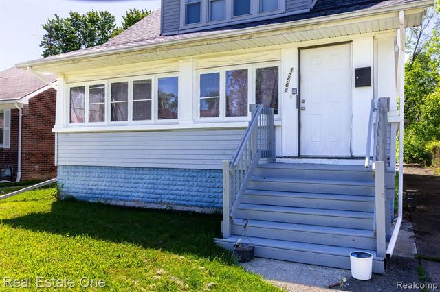 12568 Wilshire Drive, Detroit, MI 48213