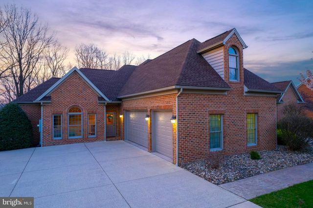 2368 CASTLEGREEN DRIVE, Greencastle, PA 17225