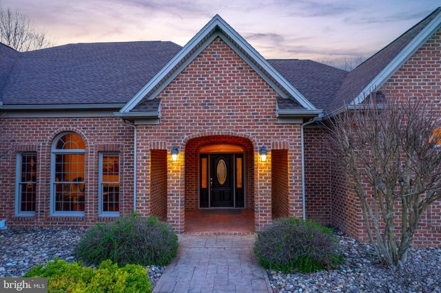 2368 CASTLEGREEN DRIVE, Greencastle, PA 17225