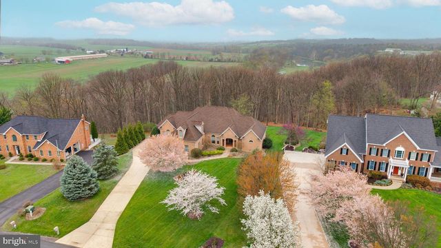 2368 CASTLEGREEN DRIVE, Greencastle, PA 17225