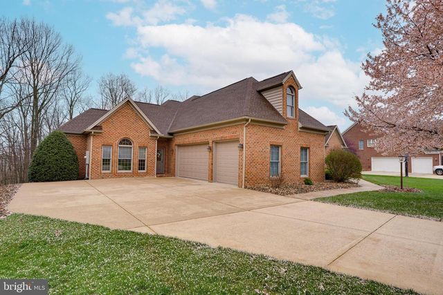 2368 CASTLEGREEN DRIVE, Greencastle, PA 17225