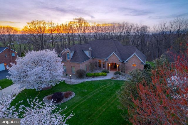 2368 CASTLEGREEN DRIVE, Greencastle, PA 17225