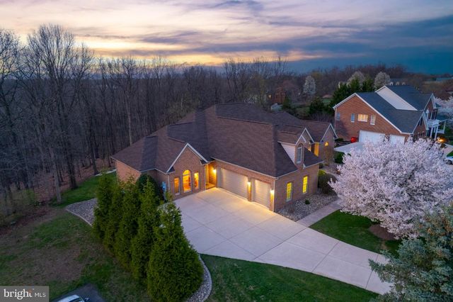 2368 CASTLEGREEN DRIVE, Greencastle, PA 17225