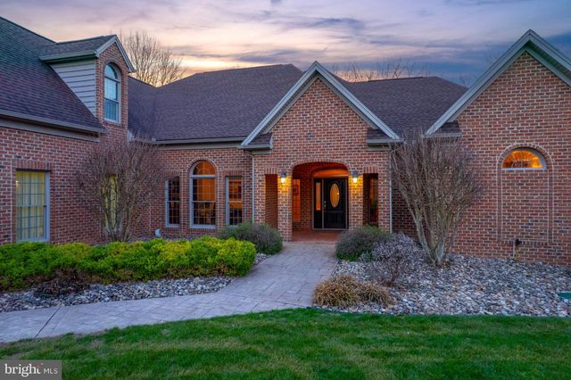 2368 CASTLEGREEN DRIVE, Greencastle, PA 17225