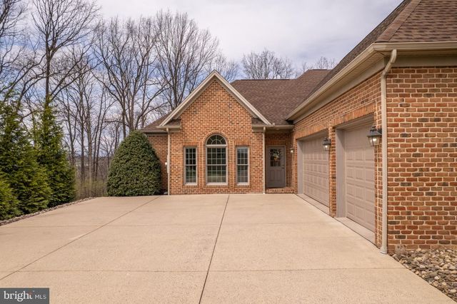 2368 CASTLEGREEN DRIVE, Greencastle, PA 17225