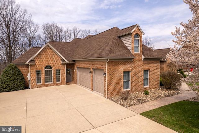 2368 CASTLEGREEN DRIVE, Greencastle, PA 17225