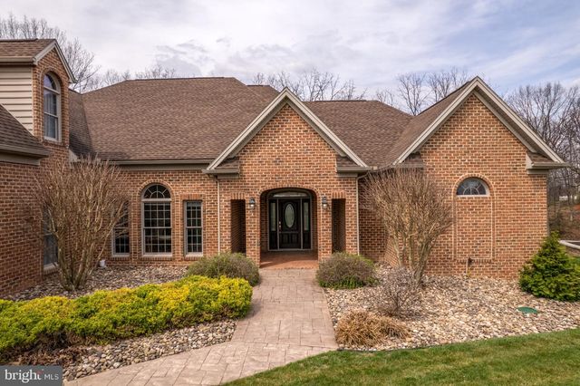 2368 CASTLEGREEN DRIVE, Greencastle, PA 17225