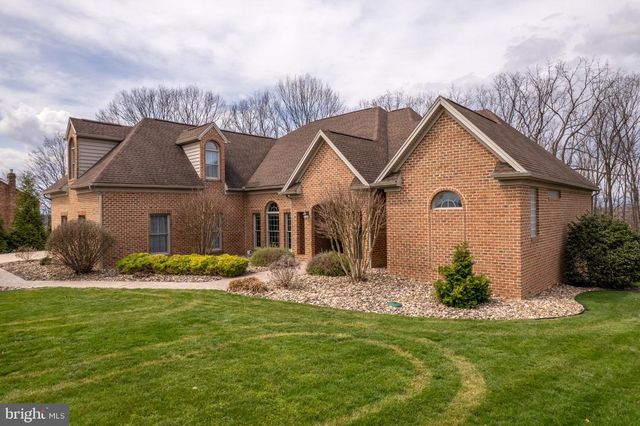 2368 CASTLEGREEN DRIVE, Greencastle, PA 17225