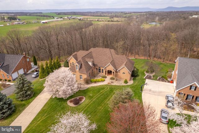 2368 CASTLEGREEN DRIVE, Greencastle, PA 17225